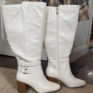 Liz Claiborne Knee High 3” Creamy White Block Heel Boots Size 7W